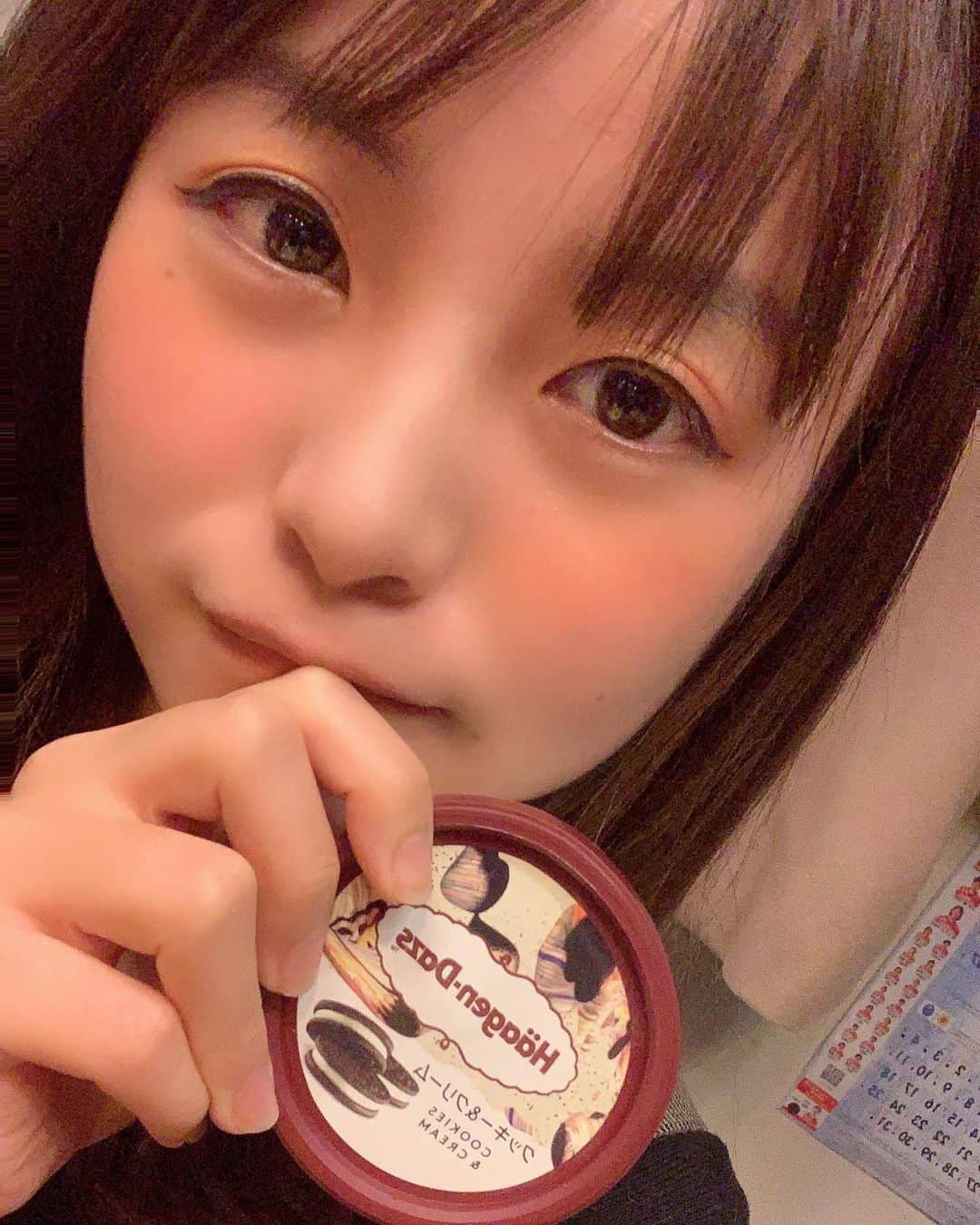のインスタグラム：「冬はアイスよね❤  #恵比寿マスカッツ #役者 #グラビア #gravure #Japanese #泳裝 #수영복 #그라비아 #japanesegirl #Asianbeauty  #asiangirls#일상 #フォローミー #instagood #instadaily #followme #instalike #japapesegirl #笑顔の押し売り」