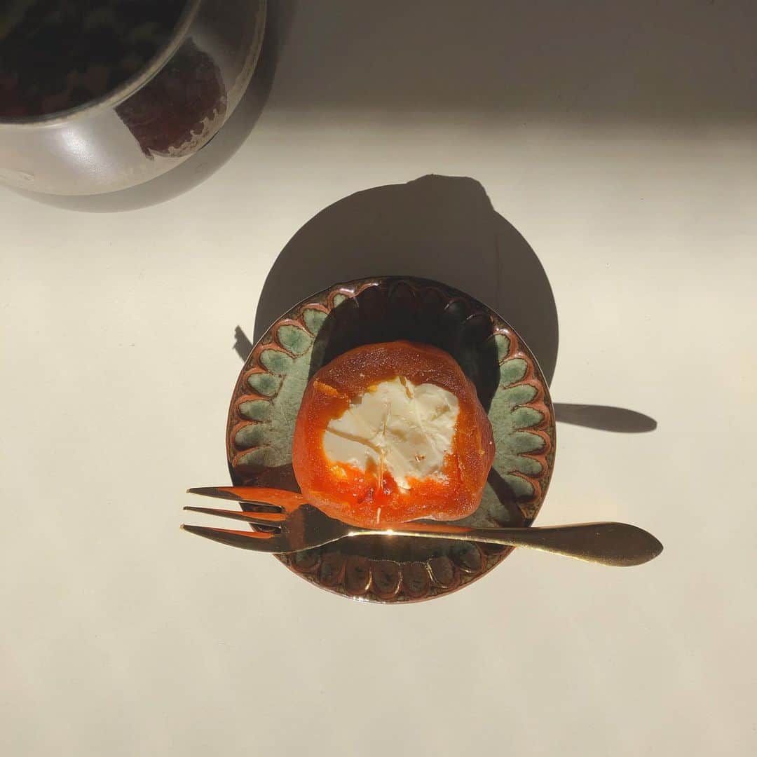 大上陽奈子さんのインスタグラム写真 - (大上陽奈子Instagram)「干し柿にクリームチーズ詰め込んで冷やしたおやつ☕️」1月20日 13時31分 - passcode_hina