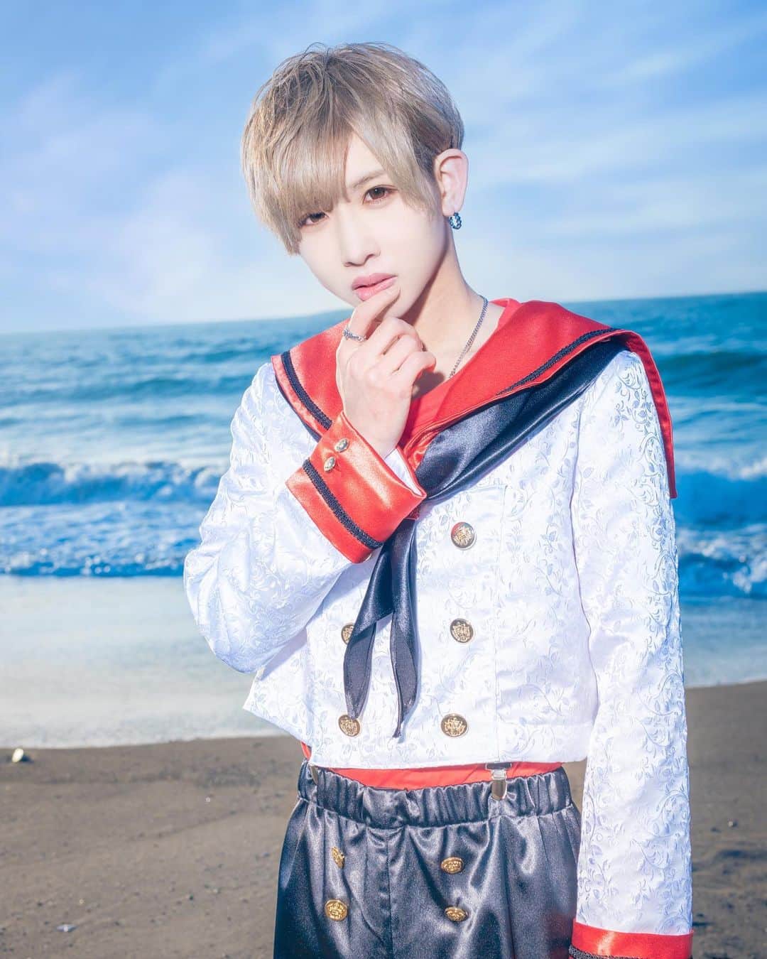 DropGirl'sのインスタグラム：「DropGirl's  ➤ なぎさ ➤担当カラー 赤  #DropGirls #メンズ地下アイドル #アイドル #IDOL」