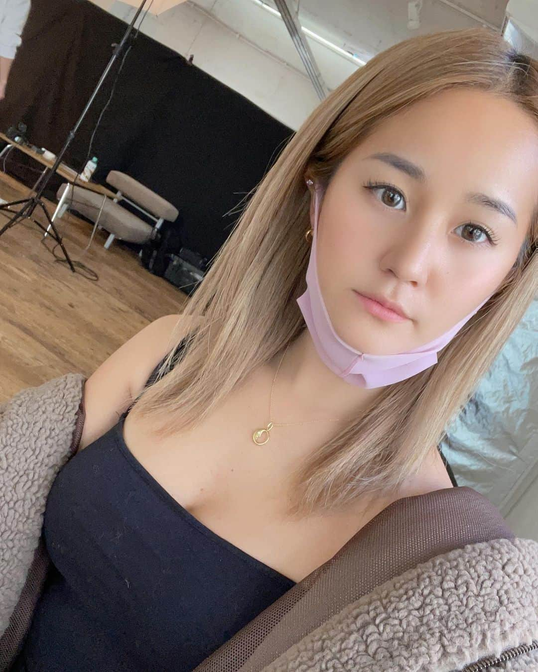 LORYのインスタグラム：「気づけば、日焼け肌がすっかり元に戻ってきたぞ👶🏻 昨日ストーリー載せた こんな極うすメイクなお顔🙂に たくさん反応してくれてありがとうございますすすす！！ #なちゅロー （笑） #selfie #follow #japanesegirl #makeup #me」