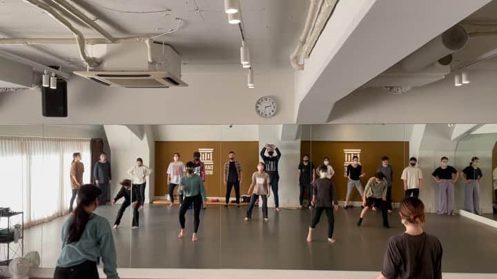 黒須洋壬のインスタグラム：「黒須洋嗣 JAZZ CLASS(sub) 2021.Jan.20 @danceworks_jpn  @xross  #alive @abemao_official  #mask #dance #jazzdance  #tokyo #japan」