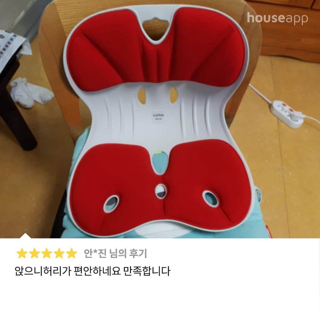 ingerliselilleさんのインスタグラム写真 - (ingerliselilleInstagram)「손연재 바른자세 교정의자 커블체어 2+1 최대 39% 할인행사🤸‍♀️ ✔️ 공구가 : 42,900원~ . 🛒구매는 사진 속 제품태그 터치 👆🏻 . 🛒@housegram_ 프로필 링크 또는 하우스앱에서 ‘손연재 커블체어’ 검색하셔도 구매가능합니다. . . ✔️ 공구기간 : ~1/26까지 ✔️ 배송: 2/3일 순차 출고 / 무료배송 🚛 ✔️ 구성 : 성인용 / 키즈용 ✔️ 옵션: 단품 / 2+1 세트 . ❗ 대형 제지 공장 화재로 인한 박스 공급 부족 이슈로 #2/3일부터 순차 출고 됩니다  ❗ 정식 유통되는 정품입니다 구매 후 1년이내 A/S 가능 불량 발생시 무상교환 !  (손연재  사진이 없이 판매하는곳은 정식 유통 상품이 아니기에 A/S불가) . 👉 이런분들에게 추천해요 - 편안하게 자세교정을 하고 싶으신분! - 체형이 크신분! - 강한 지지력을 선호하시는분! . 우리 #아이들 체어도 행사중이니 저렴할 때 구입하셔서, 다같이 바른 자세로 앉는 습관을 들여보아용 💛  고밀도 스펀지가 있어서  편안함까지 준답니다 ^_^ 다들 커블하세요-!  #하우스그램 #하우스스토어 #하우스앱 #houseapp #housegram #housestore  #손연재커블체어 #손연재의자 #커블체어 #커블하세요 #자세교정의자 #교정의자 #바른자세의자」1月20日 15時00分 - houseapp_official