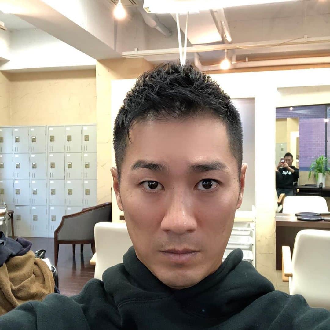 西岡剛のインスタグラム：「ん？ 今、火の玉見えたぞ。 流れ星？ 緑のはっきりした色やった🙄 何やったやろ？ 確実に見えた何かが！ 光消えるまでに願い事なんか考えつかない😬  #西岡剛 #流れ星 #火の玉」
