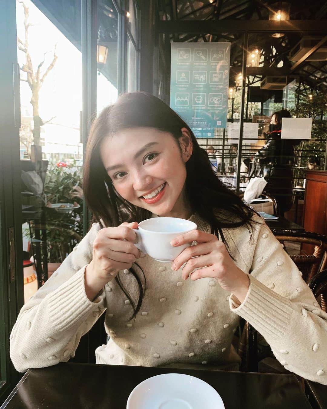 高原愛のインスタグラム：「今日も一日お疲れ様でした☺️寒かったなぁ❄️最近はお風呂にホットバスタブを入れて40度のお湯にじっくり浸かってます😌身体がじんわり底からあったまる感じがしてホットバスタブおすすめです☺️✨✨お風呂に入ってあったまろう🛁🛁基礎体温あげたいなぁ😊😊😊」