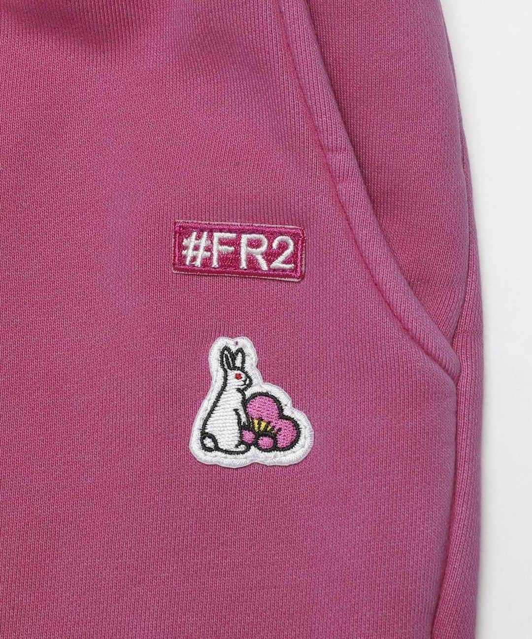 #FR2梅(UME)さんのインスタグラム写真 - (#FR2梅(UME)Instagram)「New arrival.  Pigment logo hoodie & pants.  Now #FR2梅Online.  #FR2梅 exclusive color. #fxxkingrabbits#FR2ume#nosexualservice #頭狂色情兎#smokingkills#caution」1月20日 15時25分 - fr2ume