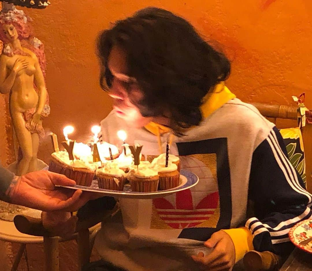 野沢直子さんのインスタグラム写真 - (野沢直子Instagram)「息子の誕生日でした〜🎂 まさかの二十歳🤩 #キャンドルyay #happybirthday」1月20日 15時28分 - naoko.nozawa