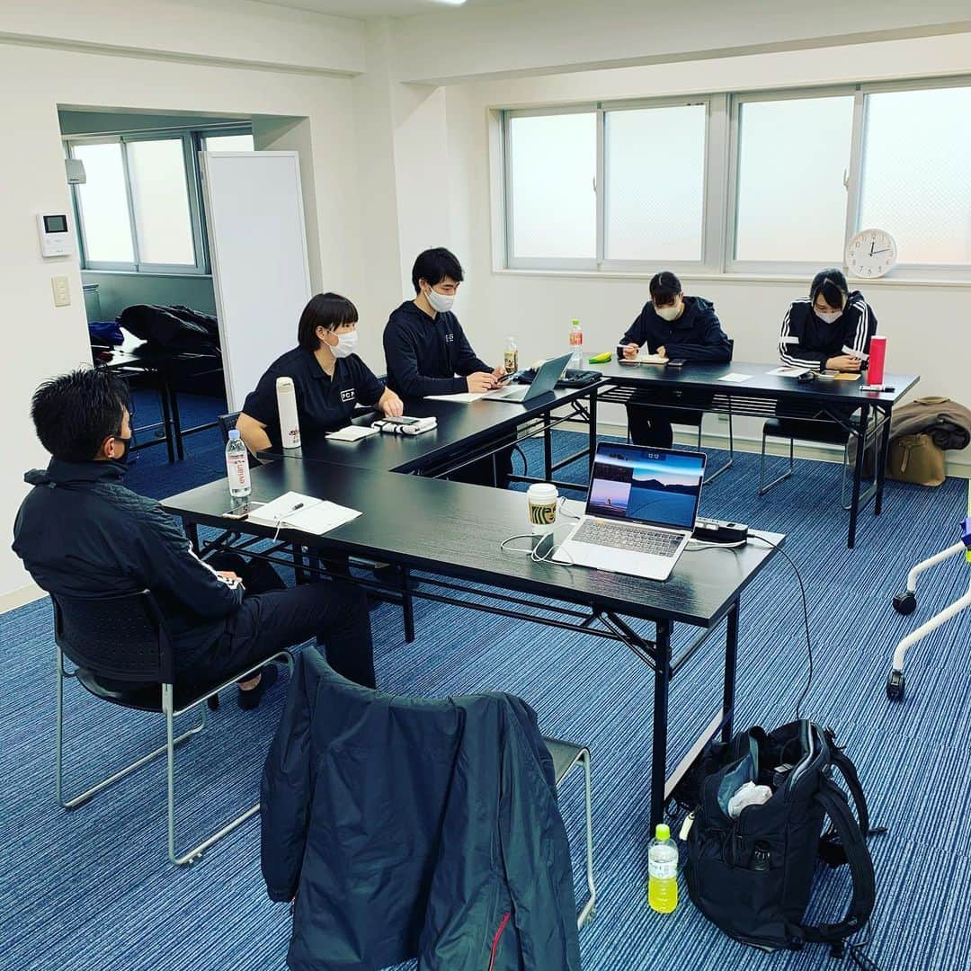 吉田輝幸のインスタグラム：「【新規事業×2】 4月ローンチ〜  パフォーマンスアップで日本を元気に‼️  トレーナー向けの新しいサービス  ローンチまで 残り2ヶ月  楽しみ〜  #パーソナルトレーニング  #トレーニング動画  #ビジネススキル  #ビジネス  #マネー  #スクール  #pcp #アカデミー」