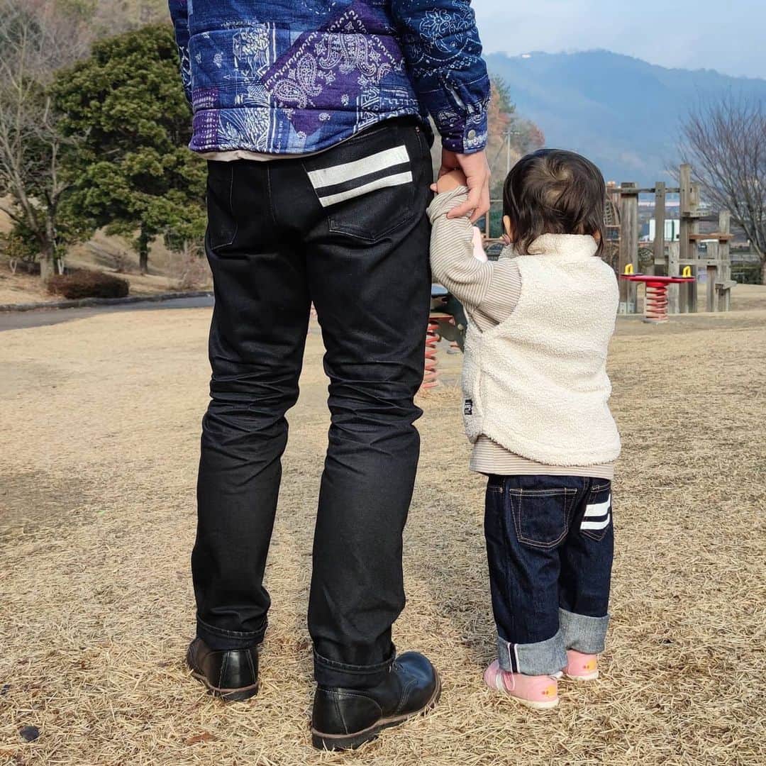 momotarojeansのインスタグラム：「Family vibes.」