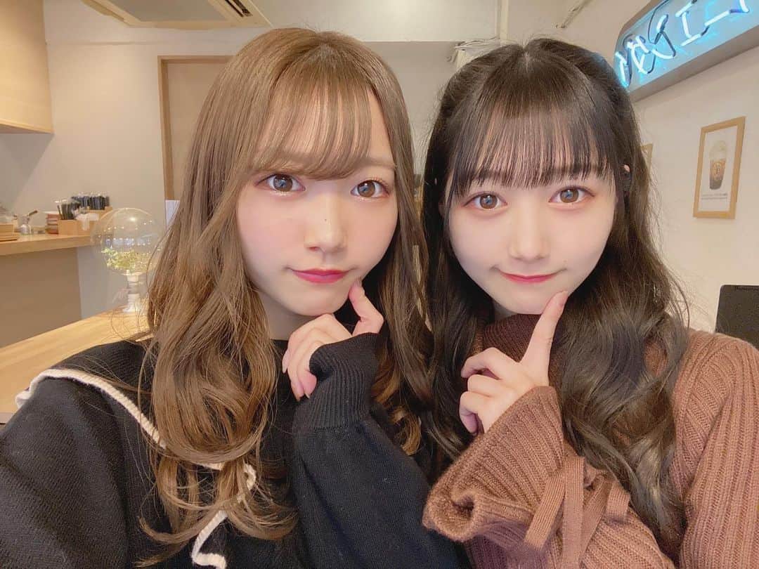 のインスタグラム：「あやはるちぃ💗 ･ ･ ･ #双子 #一卵性 #一卵性双生児 #twins」
