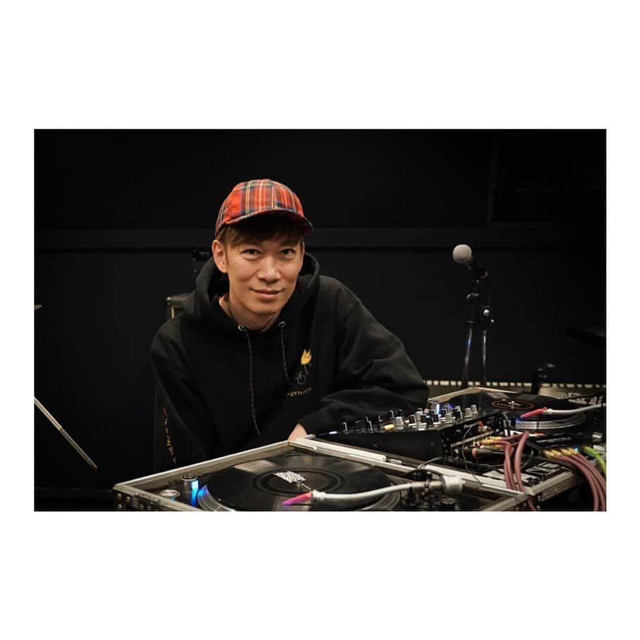 DJ U-ICHIさんのインスタグラム写真 - (DJ U-ICHIInstagram)「ɔimꙅiꙅoᴎqʏH 本日は、#ヒプ生 にてDJとして参加させていただきます。 20時より #ヒプノシスマイク 公式YouTubeチャンネルより生配信。 #dj #djlife #djstyle  #Ucas配信 戻り次第やれたらと思っております。  U-Cαʂƚιɳɠ Lιʋҽ  ＊ほぼ毎日のように配信してますので、遊びに来てみてください。 インスタプロフィールのリンクからTwitcasting にて飛べるかと思います。  @djuichi0223  https://twitcasting.tv/djuichi0223/  #1月20日 #djuichi #ucas _________________________________ #dj #djlife #djstyle #twitcastinglive #tokyo #kyoto #osaka #nagoya #streetphotography #sonya7iii  #portraitvision #portraitfestival  #portraitpage #portraitmood  #moodyportraits #ourportraitsdays  #lifeportraits _________________________________ 撮影カメラ @sonyalpha #ツイキャス」1月20日 16時30分 - djuichi_official