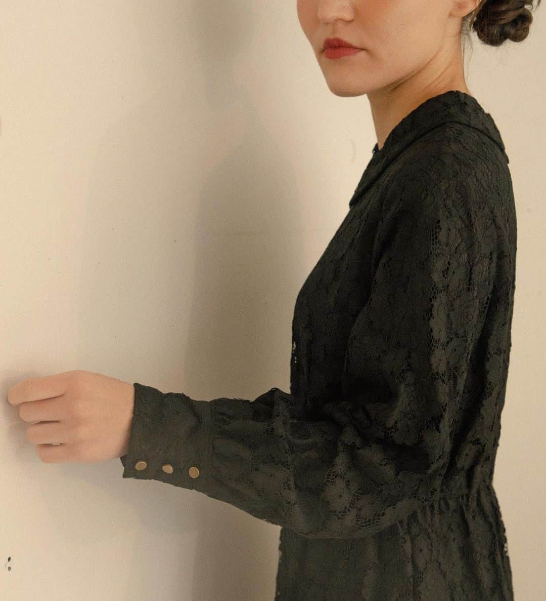 のインスタグラム：「. ﻿ ﻿ ﻿ お見送りをするワンピース ﻿ ( @LEBECCA_boutique original )﻿ ﻿ ﻿ ﻿ photo﻿ @shibazakimadoka ﻿ ﻿ ﻿ ﻿ #LEBECCAboutique﻿ #お見送りをするワンピース」