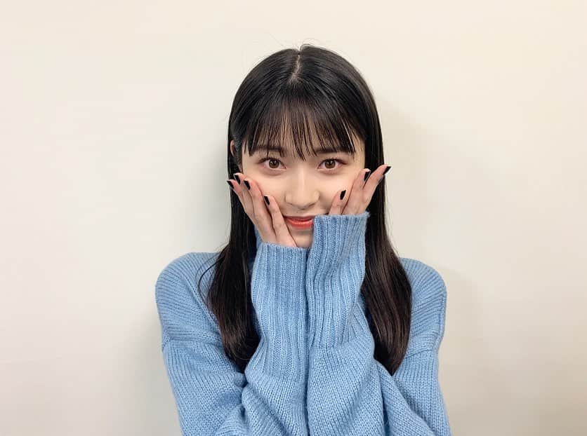 ジョナゴールドさんのインスタグラム写真 - (ジョナゴールドInstagram)「♥ バズヘアーで髪切ってきたよ〜！✂️ ・ カット、縮毛矯正、トリートメントですっきりさらさらになりました😚 今回も彩香から｢前髪いい感じですね👩｣とお褒めの言葉をもらいました！(笑) ・ 冬は髪も乾燥するからしっかりケアしていこうねー💕 ♥ #バズヘアー #弘前 #さくら野 #弘前美容院 #buzzhair #トリートメント #黒髪 #黒髪ロング」1月20日 16時38分 - jonagold_0323