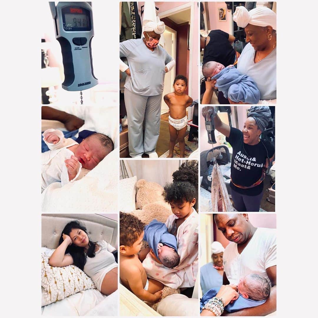 中鉢明子さんのインスタグラム写真 - (中鉢明子Instagram)「HOME BIRTH/ ALL NATURAL/ Our son arrived Early January 19 2021 / 9lbs 4oz (4196g) One hour and half labor  妊娠41週と2日。昨日2021年 1月19日早朝、4196gの男の子を自宅で出産しました。とにかくこの上ない自然分娩でした🤣　家で掃除をしている時に始まり陣痛の最高潮の時に息子がわたしの背中の上に乗ってました。子どもたちはいつもどおりマミーマミーと家の中を楽しそうに走り周り本当にそんな日常の中で三番目は産まれて来た感じです。産婆さんは間に合わないと思いましたが最後の最後に登場してまもなく赤ちゃん出てきました。分娩時間は1時間半。その短い時間に全てが詰まってました。やはり3人目だろうと時間が短くなろうと出産は凄まじい経験ですね。3人目の出産となると急に陣痛が来たら子どもたちはどうしようか、病院で産んで二晩(アメリカは二晩泊まって帰宅)も泊まってられない。それなら家で産もうよ。と本当に出産直前にそれが理由で決めたことだったのですが、実際は子どもたちが赤ちゃんが出てくる瞬間を見ることができて本当によかったです。私たちの普段の生活の中で誕生し、朝起きてもみんな一緒に過ごせて、自宅出産は思った以上に夢がありました。胎盤はみんなで記念に食べました。長生きできそうな気がします(笑) 今回はのんびりとは行かないけど、わーわー喧騒の中で産後の育児楽しみます。どうぞよろしくです！！#自宅出産 #第三子 #海外出産 #ニューヨーク #自然分娩 #家族 #homebirth #naturalbirth #family #teamwork #parenting #newyork #胎盤は食べました。」1月20日 16時58分 - akiko_harlem