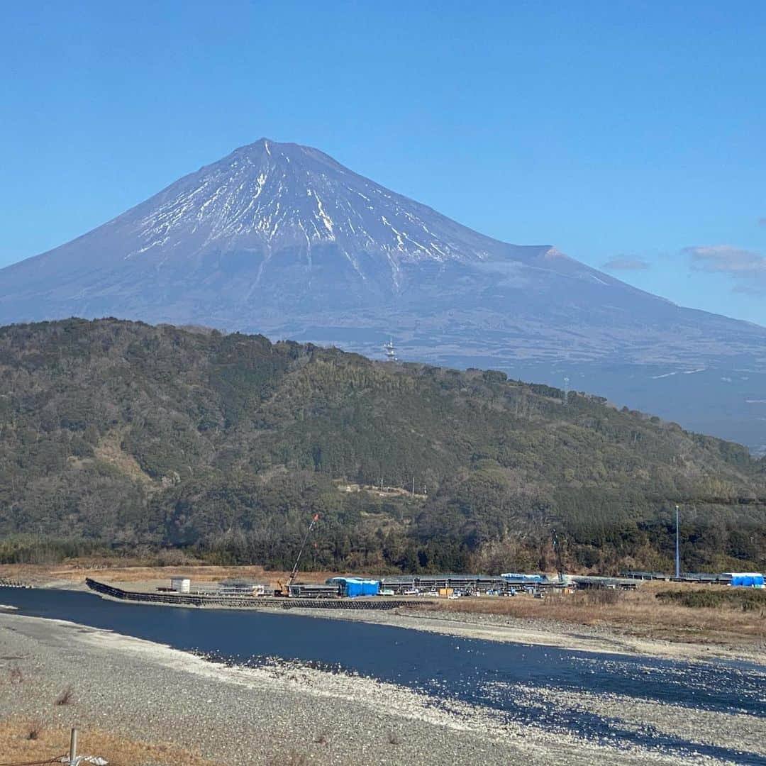 堀田祐美子さんのインスタグラム写真 - (堀田祐美子Instagram)「色んな角度からの富士山🗻✨  見えたら撮りたくなる🗻✨  #堀田祐美子 #yumiko hotta #woman's  #prowrestling #女子プロレス #富士山」1月20日 16時55分 - yumiko_hotta