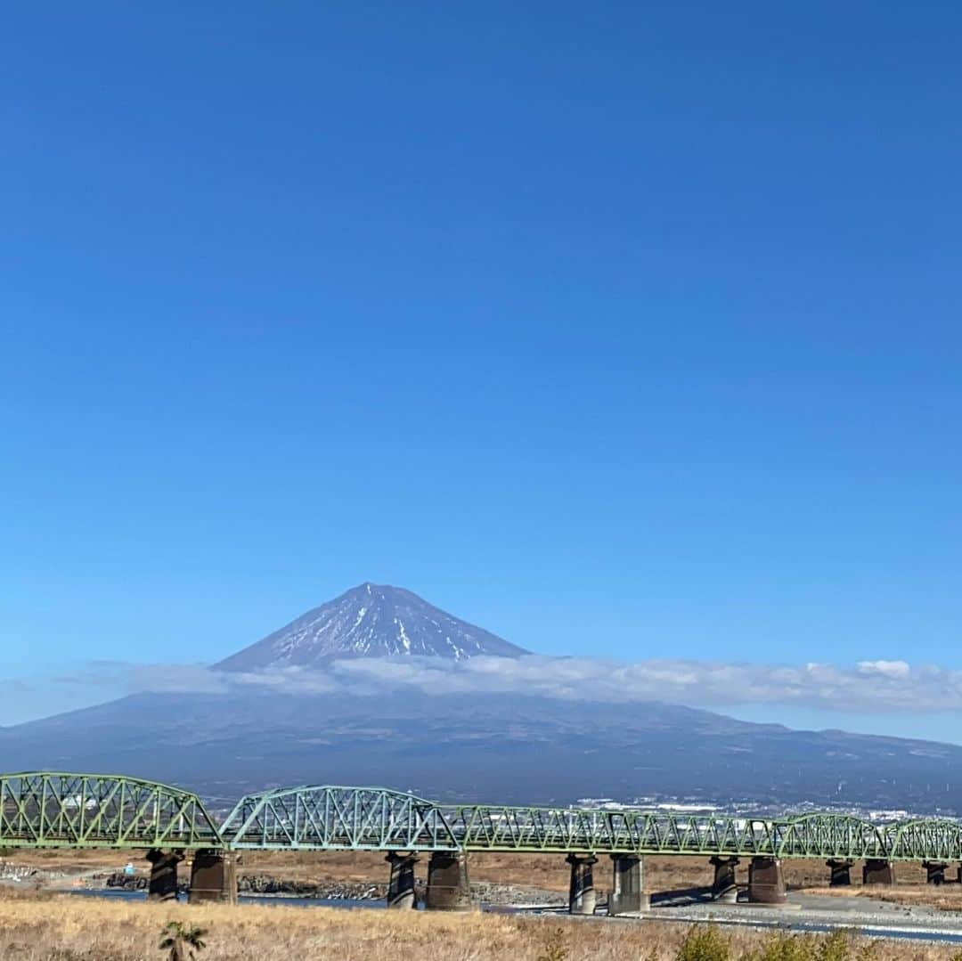 堀田祐美子さんのインスタグラム写真 - (堀田祐美子Instagram)「色んな角度からの富士山🗻✨  見えたら撮りたくなる🗻✨  #堀田祐美子 #yumiko hotta #woman's  #prowrestling #女子プロレス #富士山」1月20日 16時55分 - yumiko_hotta