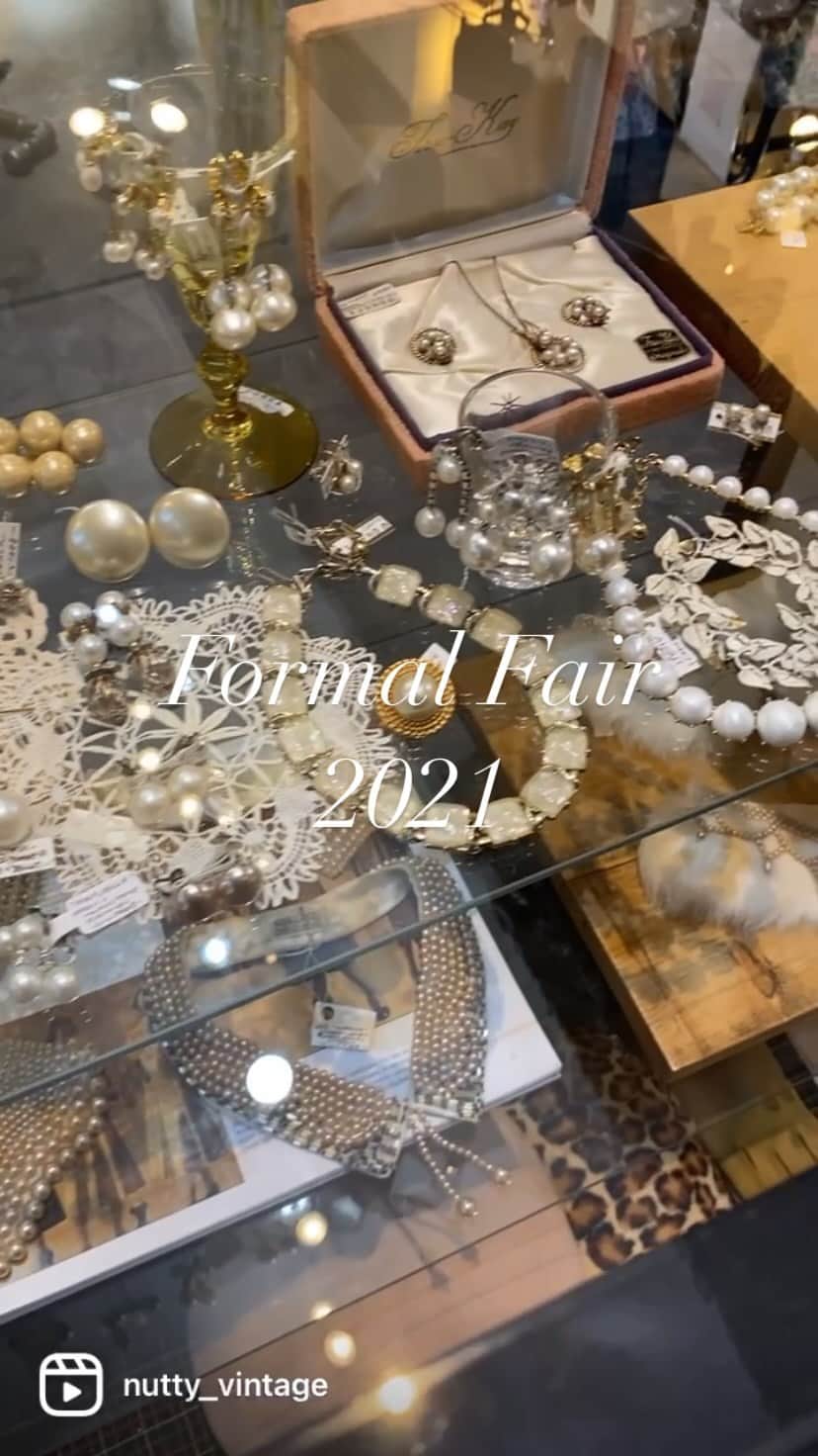 NUTTY Vintage&Collectibleのインスタグラム：「💐Formal Fair 2021💐1/18(mon)~ ☑︎ヴィンテージジュエリーALL10%OFF」