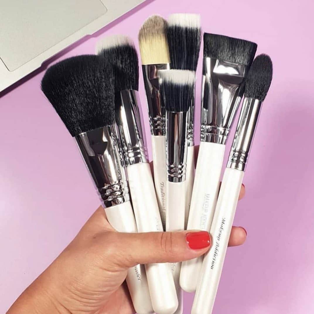 Makeup Addiction Cosmeticsさんのインスタグラム写真 - (Makeup Addiction CosmeticsInstagram)「You can never have too many brushes! That’s a fact 😂😂 we love these #makeupaddictionbrushes 😍 ✨ great quality 💡 great price 💞 great longevity  Shipping worldwide 🔥🔥 #makeupaddictioncosmetics #makeupartistsworldwide #makeupaddiction」1月20日 17時10分 - makeupaddictioncosmetics