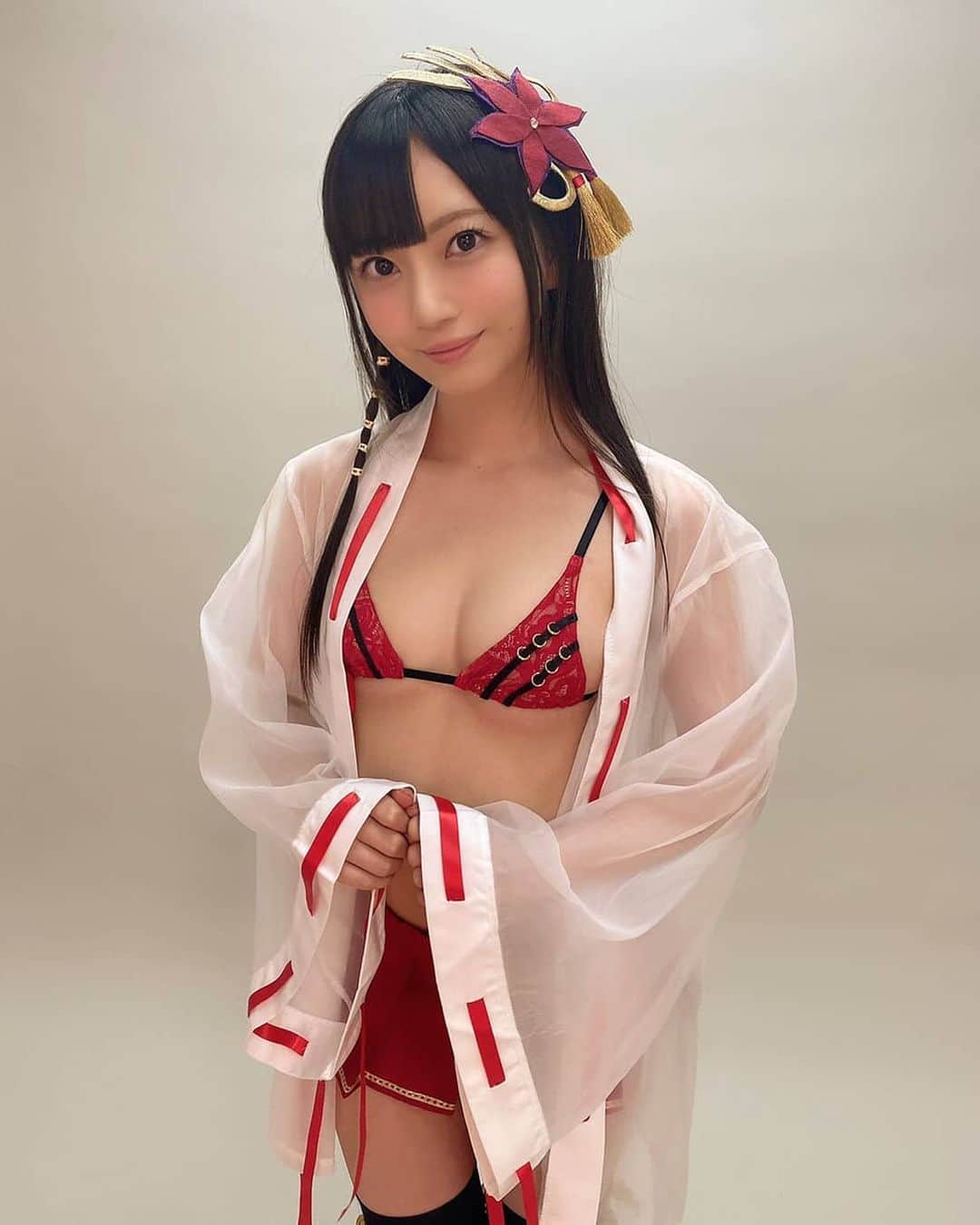 のインスタグラム：「#七沢みあ #七沢美亚 #MiaNanasawa #나나사와미아 #NanasawaMia @mia.nanasawa  #cute #kawaii #かわいい #着物 #きもの #巫女 #着物女子 #着物ヘアアレンジ #kimono #kimonostyle #coser #cosplay #コスプレ #JAPAN #Japanese #japaneselady #japanesegirl #japanesewoman #asiangirls   #カプセルエージェンシー 公式ファンクラブ 【 #カプセルファンクラブ 会員限定】 🎁特典予告🎁 Fans'では別バージョンを公開中☆ https://www.fansnet.jp/capsuleagency/  今年も 七沢みあ をどうぞよろしくお願いいたします！」