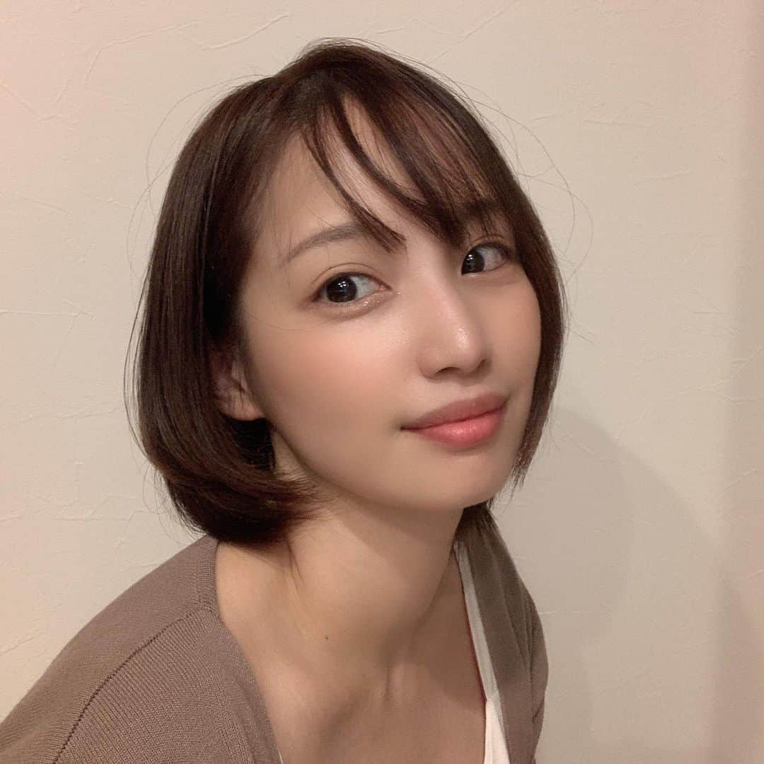 蒼怜奈のインスタグラム：「久しぶりにカラーしました😊 やっぱり茶色の方がいいかも！？ どうですかね？  #あおいれいな #蒼怜奈 #japanesegirl #girlsphoto #ボブヘアセット #ボブ #ボブヘアー」