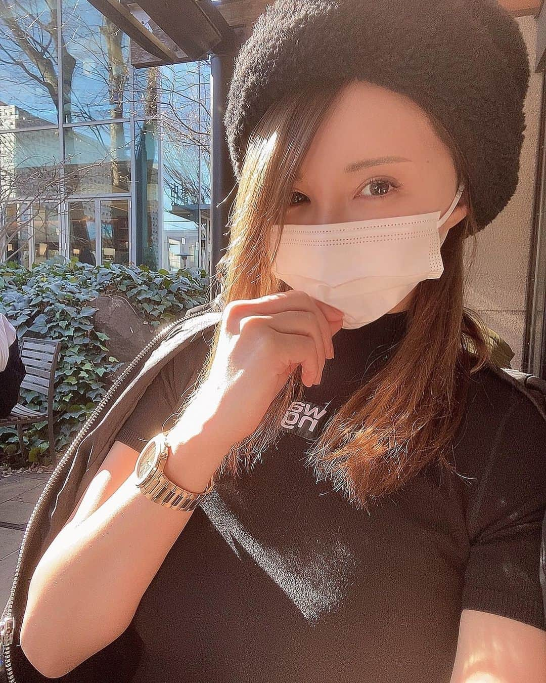 ほのかさんのインスタグラム写真 - (ほのかInstagram)「ぽっかぽかでしあわせよ〜🥸💓 #久しぶりの太陽☀️ #ひとつのことしかできなくて #最近ひきこもり 🦔 #お酒を飲みながらお勉強すると  #はかどる気がするんだよね🍶 #そこ映えるよ〜って言われた道路ね🥺笑」1月20日 17時20分 - honokaaa1202