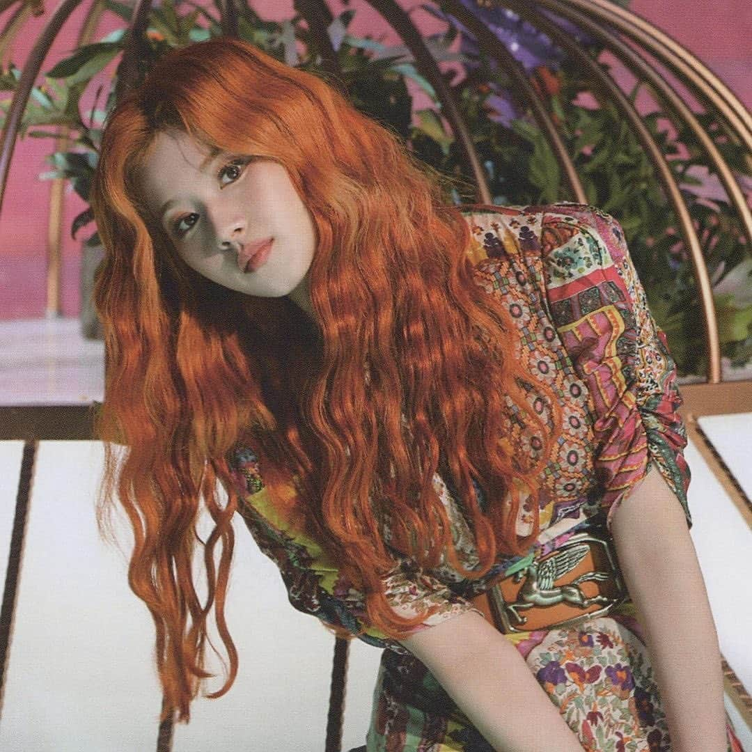 サナさんのインスタグラム写真 - (サナInstagram)「who misses the orange hair?  — : 🐿  ♩ #sana #sanaminatozaki #minatozakisana #사나 #jyp #cryforme #moreandmore #nosananolife #kpop   [ ©owner ]」1月20日 17時22分 - twicesana