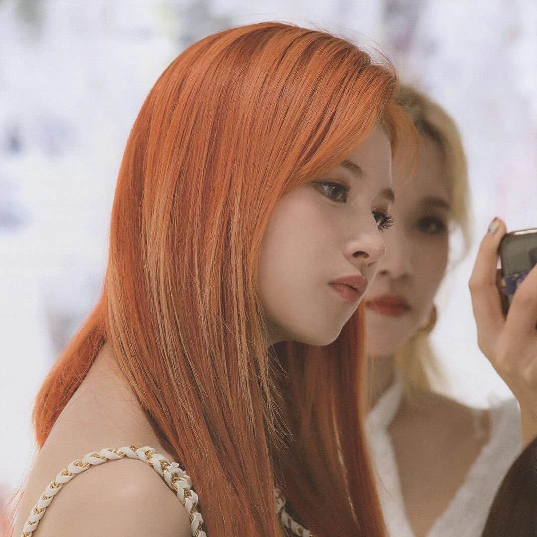 サナさんのインスタグラム写真 - (サナInstagram)「who misses the orange hair?  — : 🐿  ♩ #sana #sanaminatozaki #minatozakisana #사나 #jyp #cryforme #moreandmore #nosananolife #kpop   [ ©owner ]」1月20日 17時22分 - twicesana