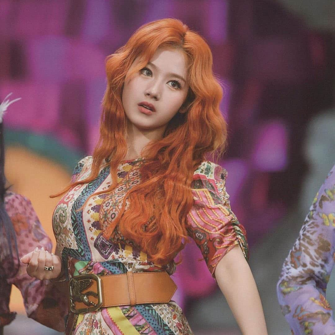 サナさんのインスタグラム写真 - (サナInstagram)「who misses the orange hair?  — : 🐿  ♩ #sana #sanaminatozaki #minatozakisana #사나 #jyp #cryforme #moreandmore #nosananolife #kpop   [ ©owner ]」1月20日 17時22分 - twicesana