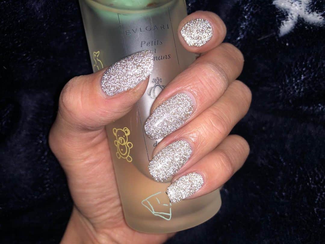 のインスタグラム：「Flash nail 📸💛 ワンカラーも可愛い❤︎」