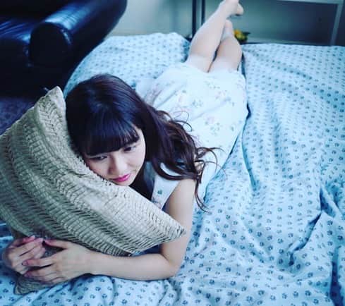 茜結のインスタグラム：「もの想いにふける感じ  茜結YouTube  みてね♥️ チャンネル登録お願いします  https://youtu.be/XgztzjJRlJs  #茜結#グラビア#グラドル #女優#役者#ナレーター#youtuber #youtuber好きな人と繋がりたい #youtubechannel #可愛い女の子 #大人可愛い #綺麗になりたい #低身長 #シングルマザー #綺麗なお姉さん #熟女 #カメラマンさんと繋がりたい #撮影モデル #撮影 #cute #beautiful #水着 people #お洒落さんと繋がりたい #お洒落 #可愛くなりたい #可愛い女の子 #可愛い子と繋がりたい #美少女 #美魔女#水着」
