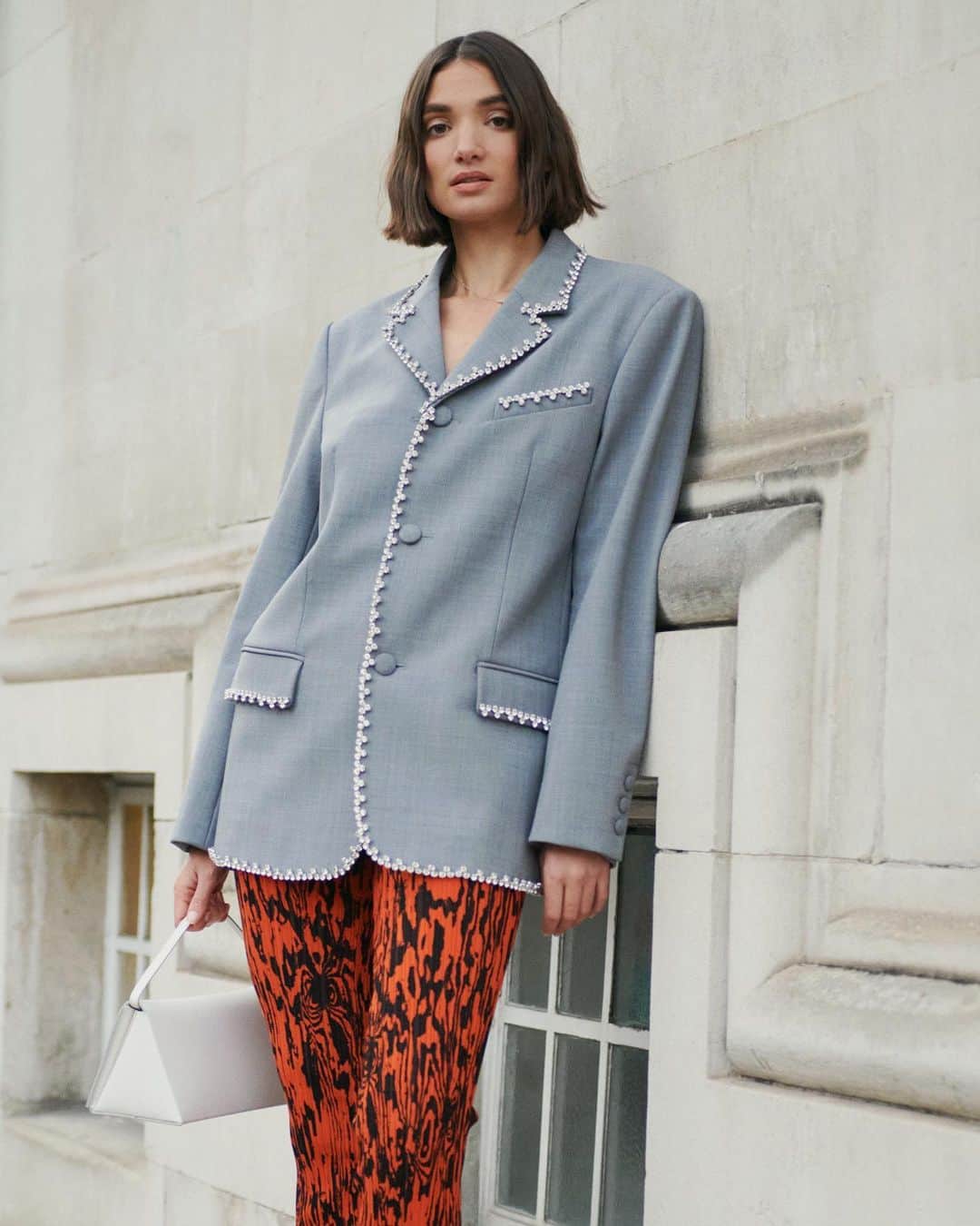 のインスタグラム：「Putting on the glitz doesn’t have to mean jewellery. @Area’s embellished blazer brings a twinkle to tailoring.  #Harrods #HarrodsFashion  Our stores are closed – but you can still shop remotely through our Personal Shopping service, and online at harrods.com.」