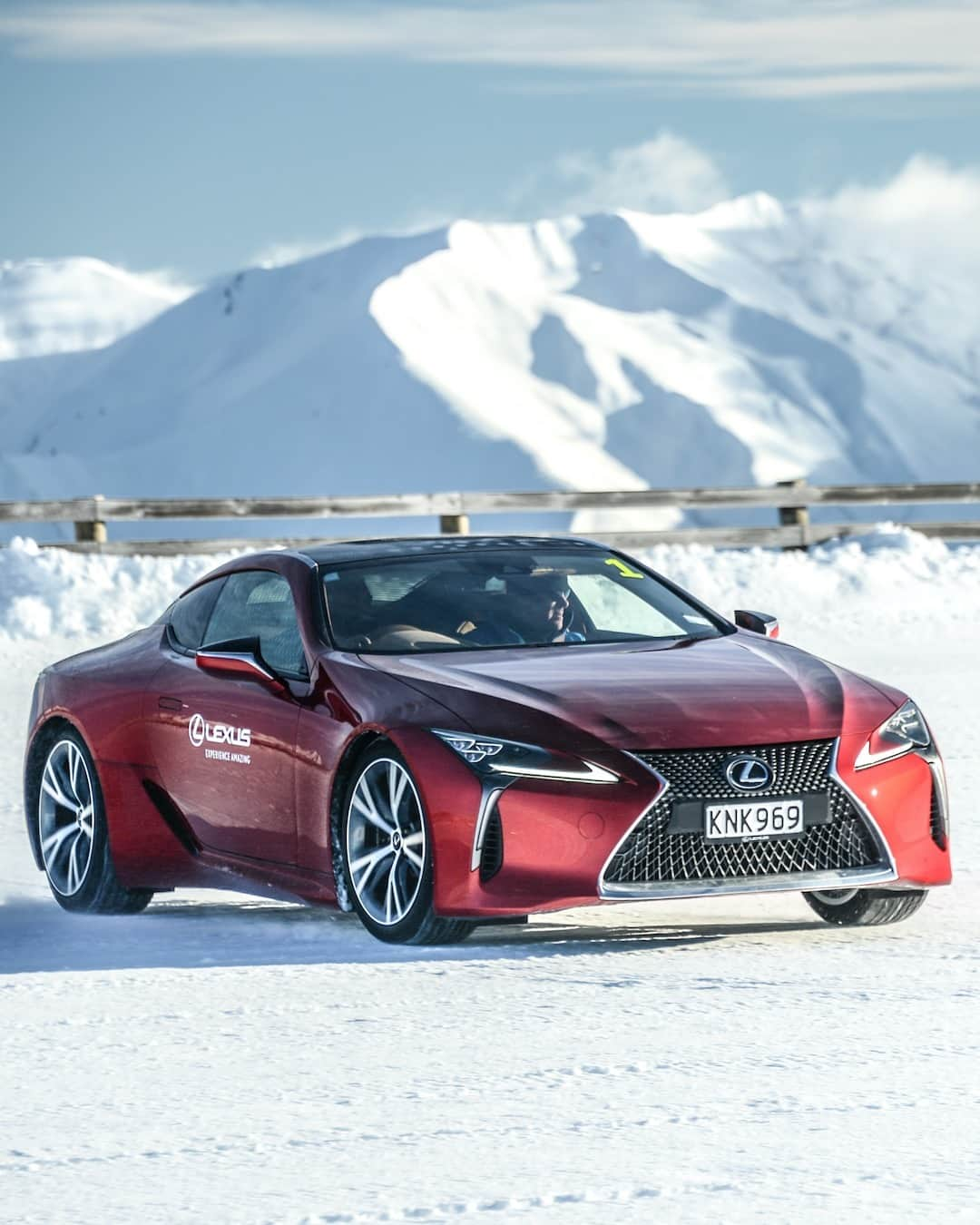 Lexus UKさんのインスタグラム写真 - (Lexus UKInstagram)「Baby, it's cold outside. #LexusLC  #Design #CarDesign #Automotive #Lexus #CarsOfInstagram #LuxuryTravel #Luxury #LexusUK #Winter #Snow」1月20日 18時00分 - lexusuk