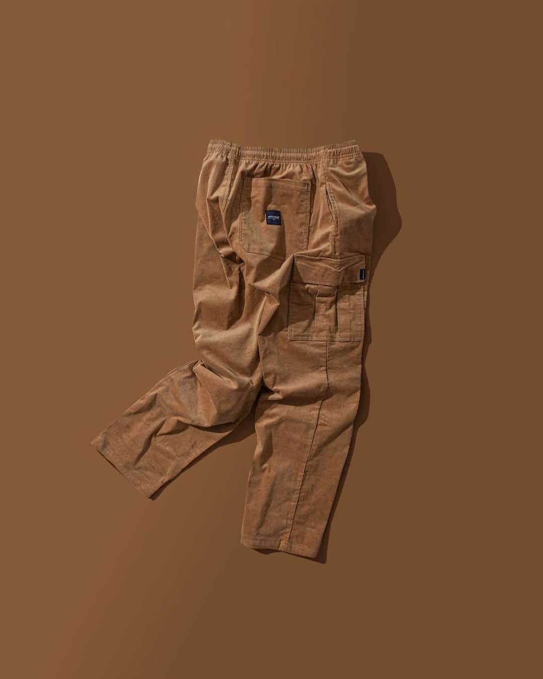 のインスタグラム：「Corduroy Cargo Pants 👖  #applebum」