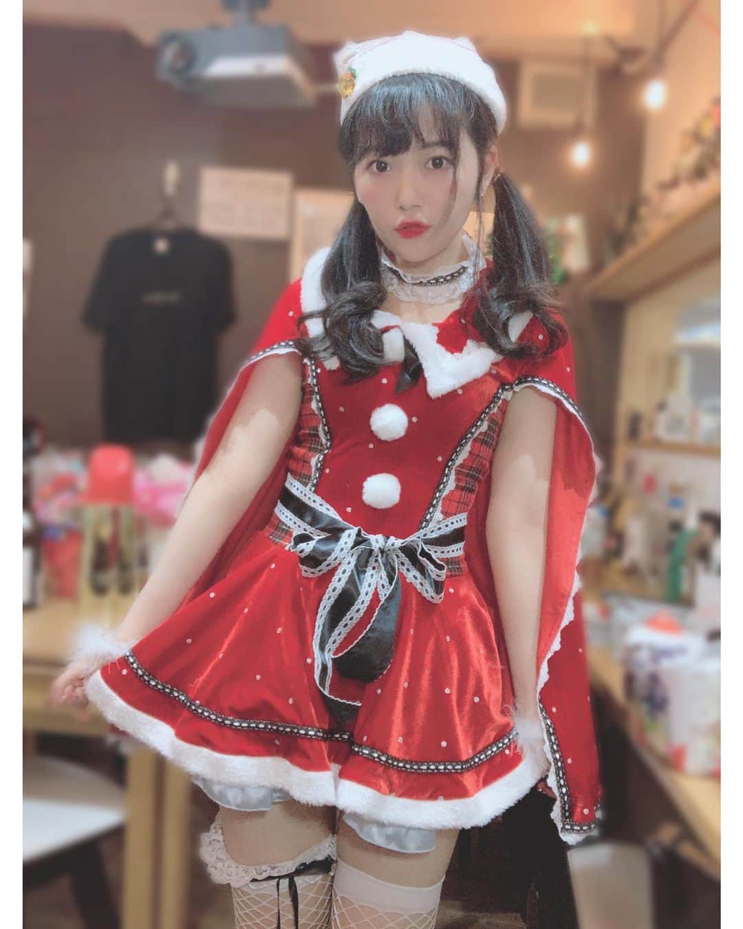 新ユウユのインスタグラム：「今更ですが…🤶🎄」