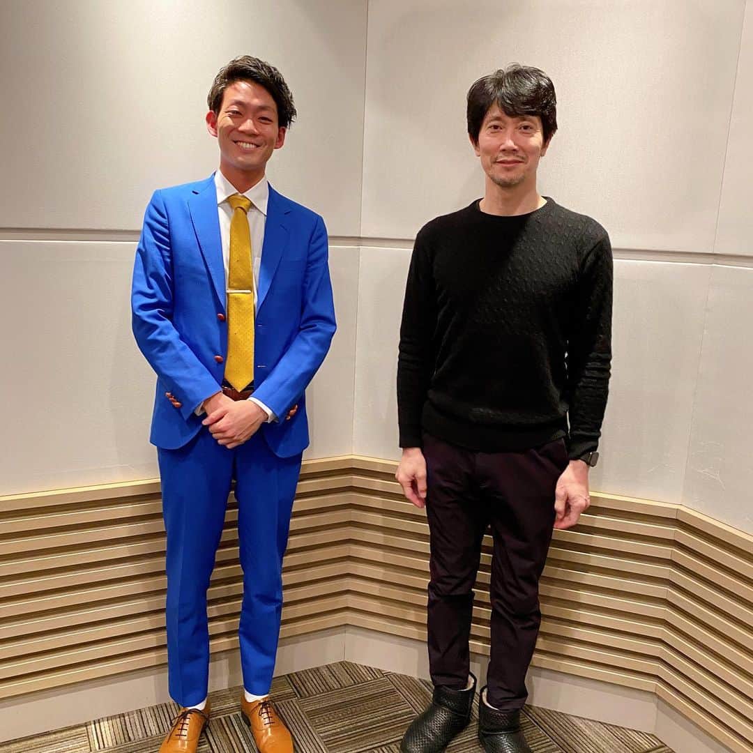 皆川勇気のインスタグラム：「同じ京都市上京区の出身で、同じ神戸大学卒の大先輩、佐々木蔵之介さんにインタビューをさせて頂きました🎤  器が大きくて、優しくて、面白くて、憧れの方との夢のような時間でした！  しかしインタビューはすこぶる難しい！！  ABCドラマ「ミヤコが京都にやって来た！」毎週日曜日23:55から放送中です😆」