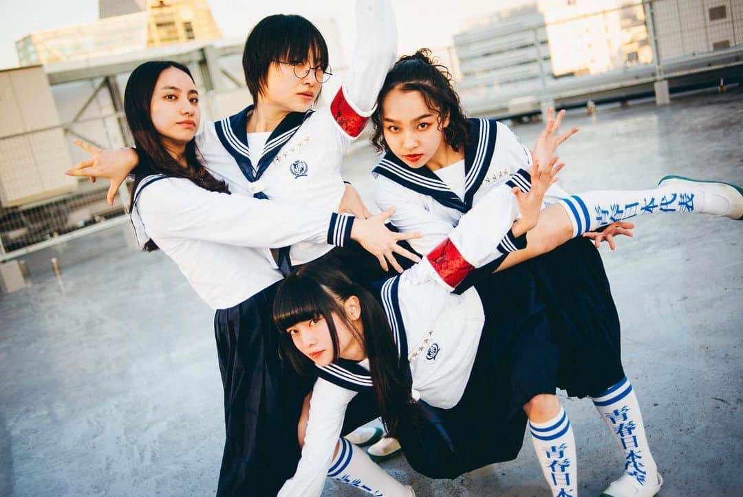 新しい学校のリーダーズさんのインスタグラム写真 - (新しい学校のリーダーズInstagram)「【CINRA・特集】新しい学校のリーダーズが世界へ。「自分らしさ」を探る旅路  https://www.cinra.net/interview/202101-atarashiigakko  インタビュー・テキスト：TAISHI IWAMI 撮影：垂水佳菜　 編集：飯嶋藍子  #ATARASHIIGAKKO #新しい学校のリーダーズ」1月20日 18時08分 - japan_leaders