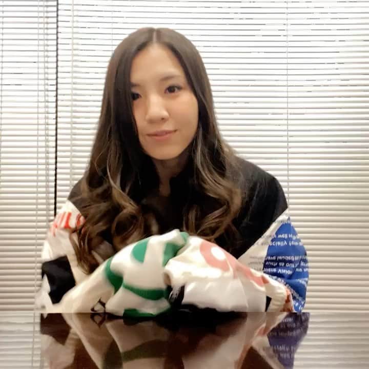 阿部真央のインスタグラム：「ソシャディぼっちラジオDAY  #阿部真央」