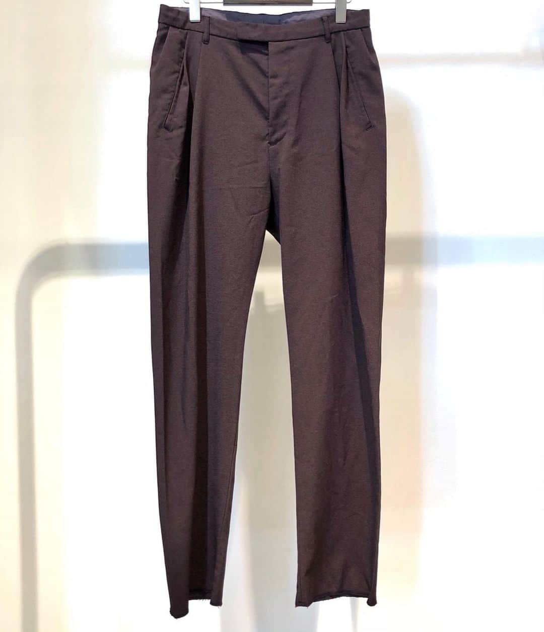 のインスタグラム：「【mando】  Special price item…  "PANTS" col : PURPLE size 1、2 ¥27.000+TAX  お取り扱い店舗﻿ ◾︎ROSSO ミント神戸店﻿ Tel : 050-2017-9117 ﻿  ※この商品は店舗通販可能です。 ※上記店舗のみでのお取り扱いにつき、値段、在庫等のお問い合わせにつきましても上記の店舗までお願い致します。﻿ ﻿ ﻿ #urbanresearchrossomen﻿ #rossomen﻿ #urbanresearch﻿ #mando #urbanresearchrosso_kobe﻿」