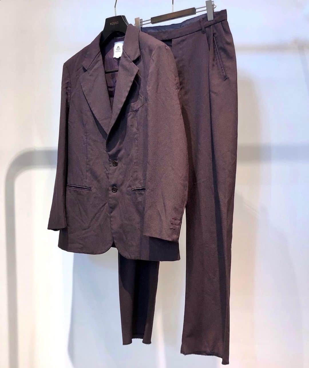 のインスタグラム：「【mando】  Special price item…  "JACKET" col : PURPLE size  1、2 ¥56.000+TAX  "PANTS" col : PURPLE size 1、2 ¥27.000+TAX  お取り扱い店舗﻿ ◾︎ROSSO ミント神戸店﻿ Tel : 050-2017-9117 ﻿  ※この商品は店舗通販可能です。 ※上記店舗のみでのお取り扱いにつき、値段、在庫等のお問い合わせにつきましても上記の店舗までお願い致します。﻿ ﻿ ﻿ #urbanresearchrossomen﻿ #rossomen﻿ #urbanresearch﻿ #mando #urbanresearchrosso_kobe﻿」