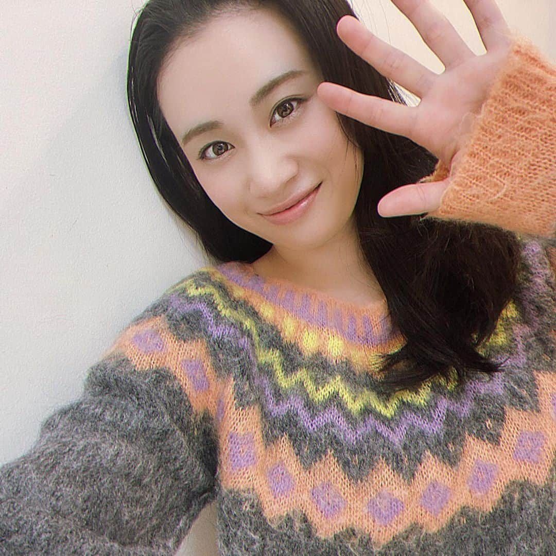 鈴木芳奈のインスタグラム：「情報解禁まで写真NGなので、撮影の写真無さすぎて、おつかれさまショット❣️ まだまだやれることがきっとある☺︎ と信じて、役作りに邁進するのみ おつかれちゃんちゃん」