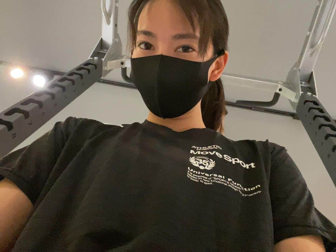 坂口由里香さんのインスタグラム写真 - (坂口由里香Instagram)「🖤  Worked out 💪🏽🔥  #ウェイトトレーニング #トレーニング #ウェイト #ジム #エニタイムフィットネス #workout #gym」1月20日 18時56分 - yurika_sakaguchi