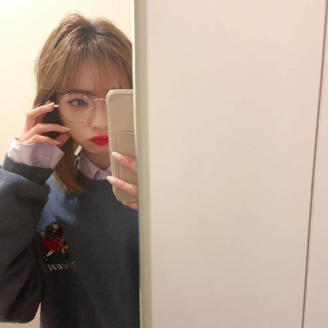 塩川裕美のインスタグラム：「. るん♩ . . #文系女子  #バブリー」
