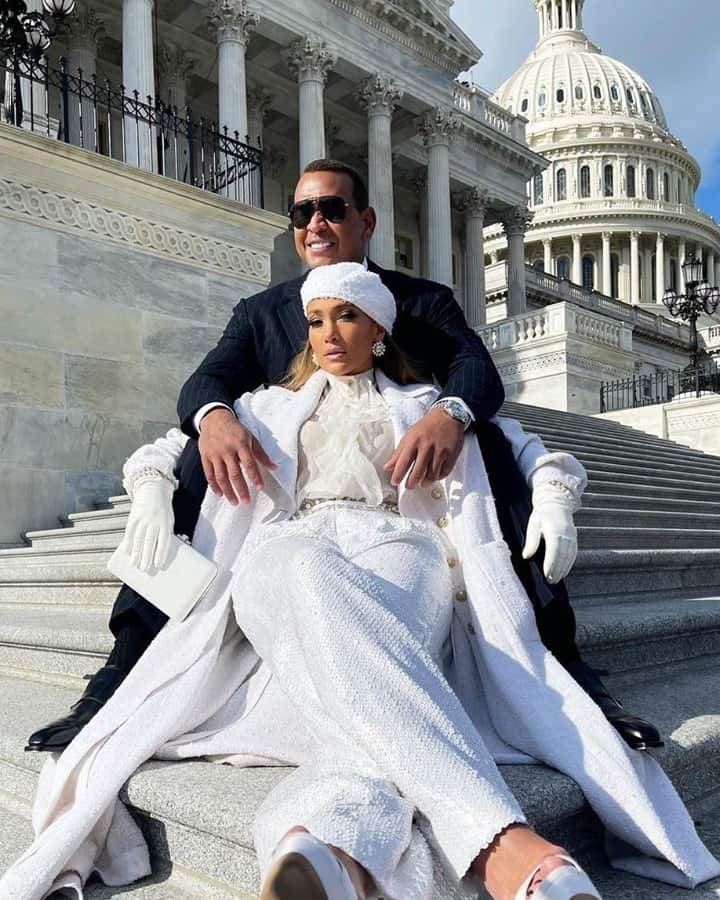 Vogueさんのインスタグラム写真 - (VogueInstagram)「For her special rendition of “This Land Is Your Land” and “America the Beautiful,” @jlo wore an all white outfit that was a nod to the suffragettes. Her ensemble, from @chanelofficial's fall 2020 collection, included an ecru and tweed overcoat, a ruffled silk blouse, and sequined, high-waisted trousers; accessories such as crystal earrings and pearl bracelets, and heels by @jimmychoo, also lent an elegant finish.   Tap the link in our bio to read more. #regram @jlo」1月21日 4時35分 - voguemagazine