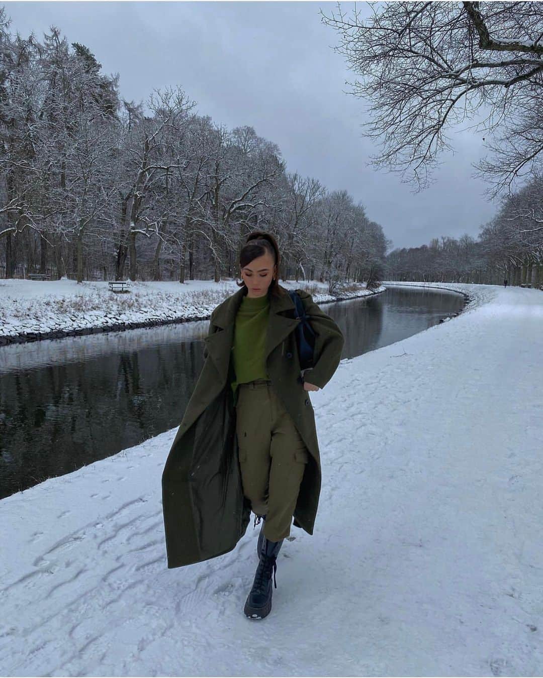 バイティモのインスタグラム：「Loving @lisatellbe in our green cashmere jumper 💚 #bytimo #youarebeautiful」