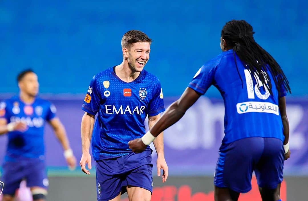 ルシアーノ・ビエットのインスタグラム：「We’re back on our way, good work team 💙」