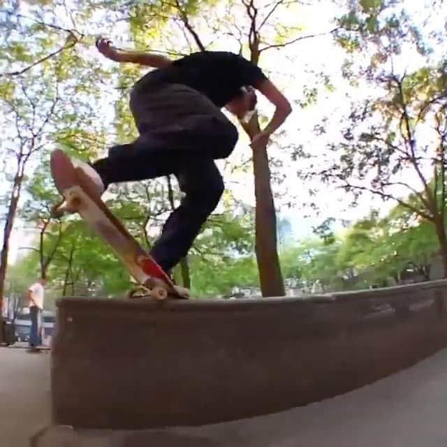 ラカイリミテッドフットウェアのインスタグラム：「@james_capps 🇨🇦  Filmed by @danielpolicelli  #Lakai #TheShoesWeSkate」