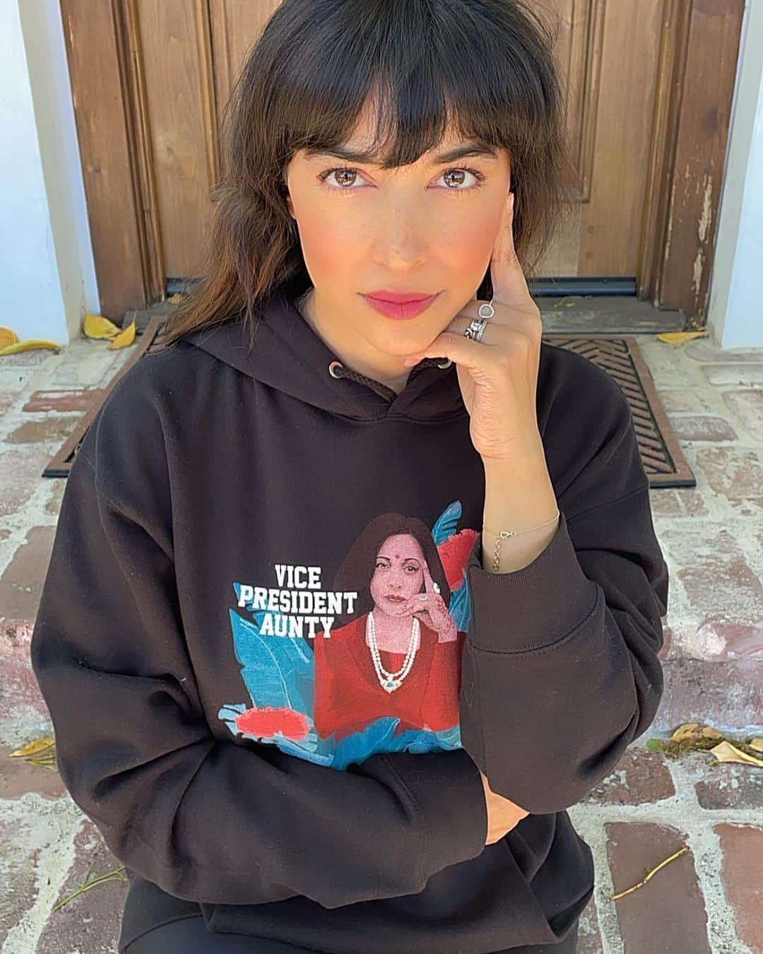 ハンナ・シモンのインスタグラム：「QUEENS PREACHING TODAY, GOT THIS WEDNESDAY FEELING LIKE A SUNDAY xo  “I will be the first, but not the last.”@kamalaharris   “We’ve learned that quiet isn’t always peace. In the norms and notions of what just is isn’t always justice. And yet, the dawn is ours before we knew it. Somehow we do it.” @amandascgorman」