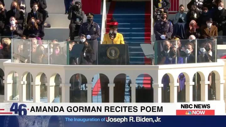 コモンのインスタグラム：「"When day comes we ask ourselves where can we find light in this never-ending shade? We’ve braved the belly of the beast. We’ve learned that quiet isn’t always peace. In the norms and notions of what just is isn’t always justice." Amanda Gorman at the Inauguration. She is the youngest inaugural poet in U.S. history.」