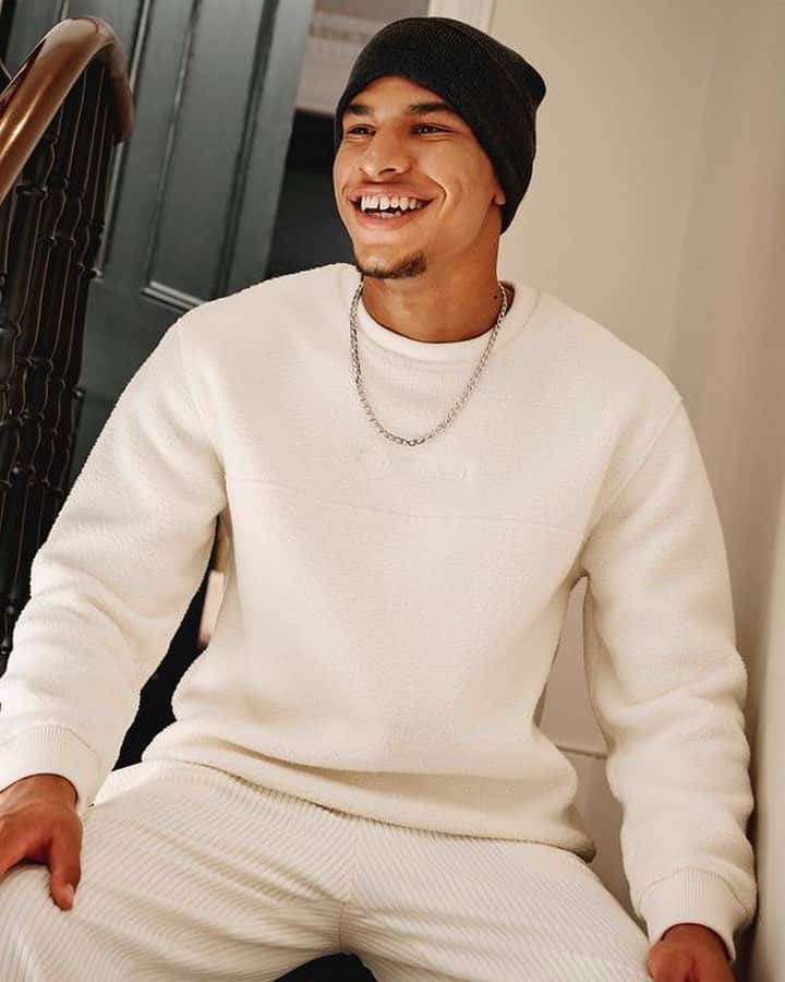 のインスタグラム：「Borg tracksuits makes us this happy. You? ☁️ #TopmanStyle Tap to shop or shop via 🔗 in bio.」