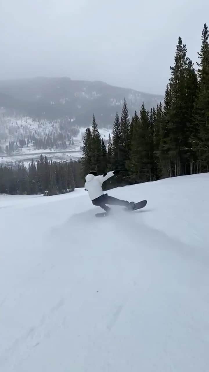 ショーン・ホワイトのインスタグラム：「Good to be back ❄️」