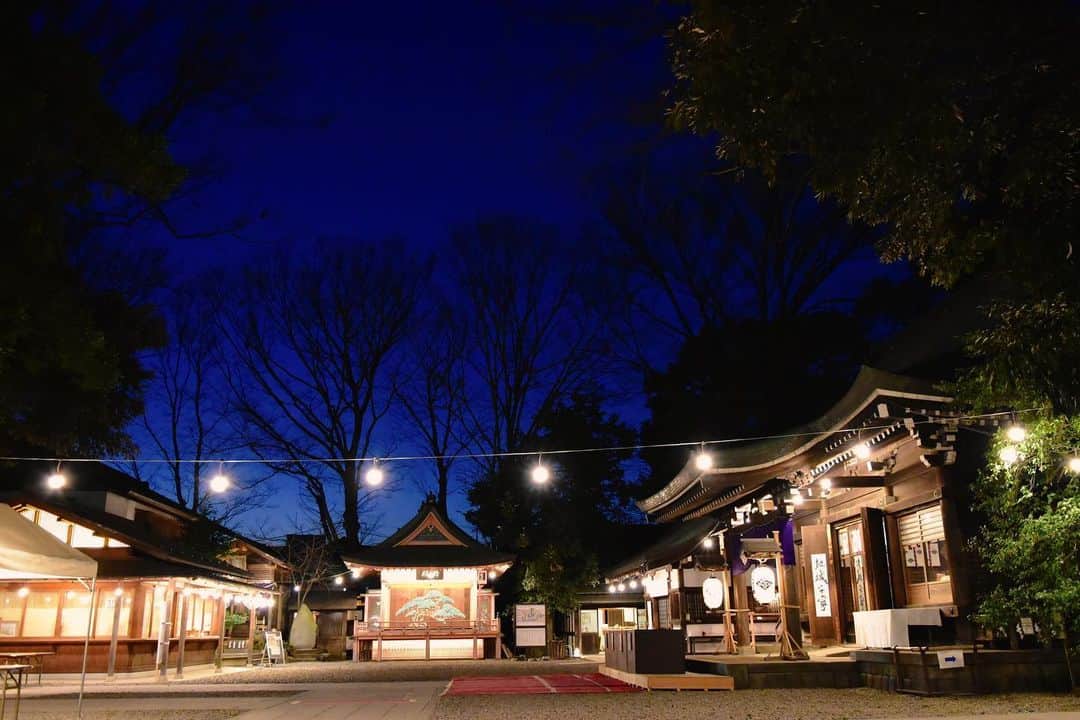 川越氷川神社さんのインスタグラム写真 - (川越氷川神社Instagram)「#川越氷川神社   今日は一年で最も寒い頃、大寒。 川越の夜も凍てつくような寒さです。  #大寒  #川越 #kawagoe  #nightphotography  #灯り」1月20日 20時53分 - kawagoe_hikawa